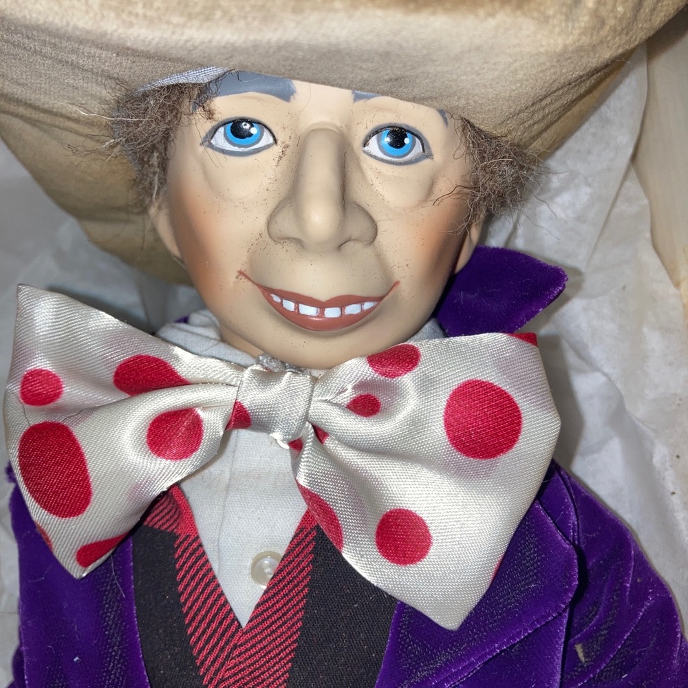 MAD HATTER DOLL BY DAKIN - Picture 11 of 13